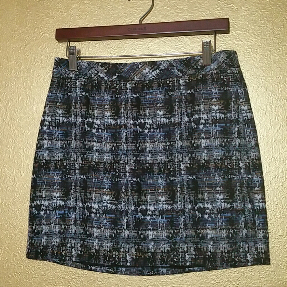 CLASSY J. CREW MINI SKIRT